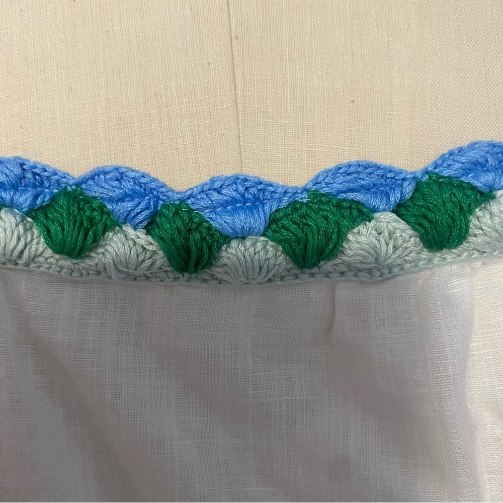 Talbots White Linen Blouse with Blue & Green Crochet Trim Sz 1X Petite - Picture 4 of 9